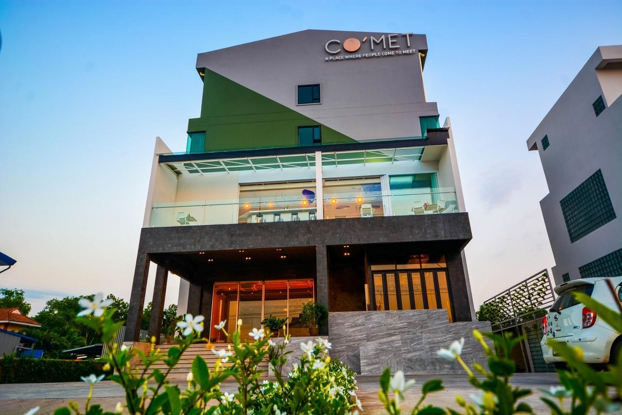 Comet Hotel Surat Thani Exteriör bild